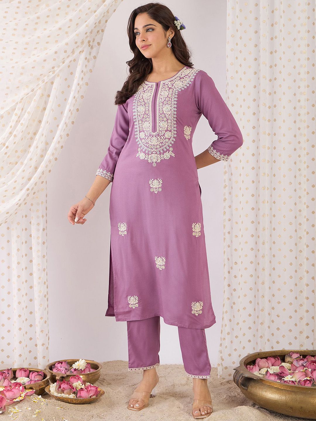 Dhiyona IE Floral Embroidered Thread Work Yoke Design Round Neck Straight Kurta With Trouser