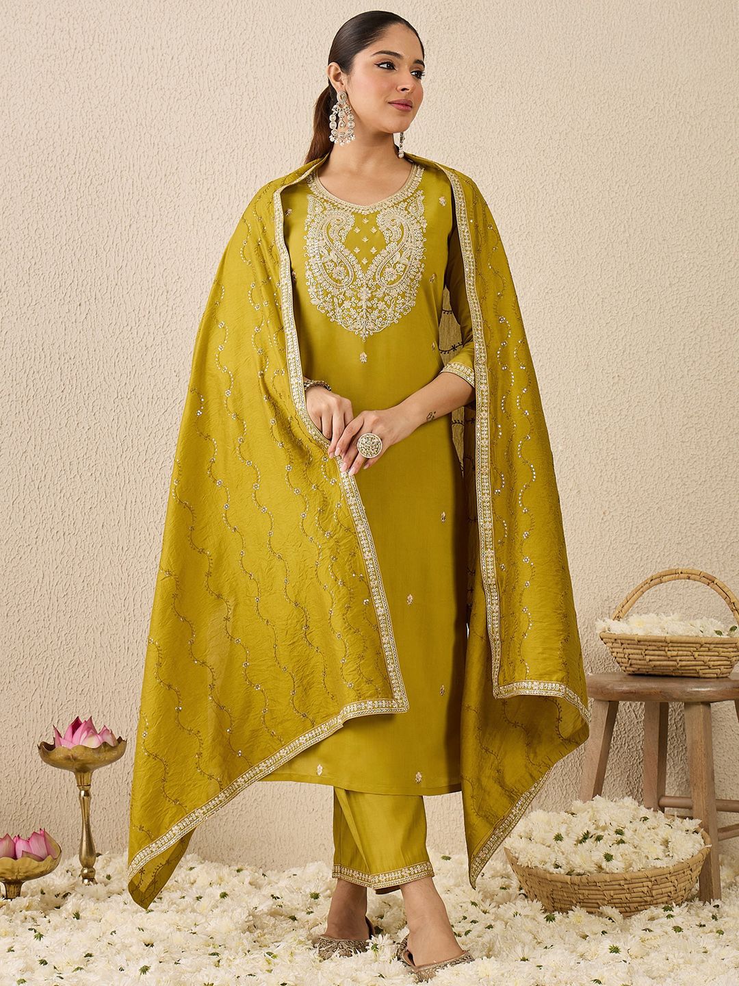 Dhiyona IE Women's Women Ethnic Motifs Printed Kurta with Trousers & Dupatta
