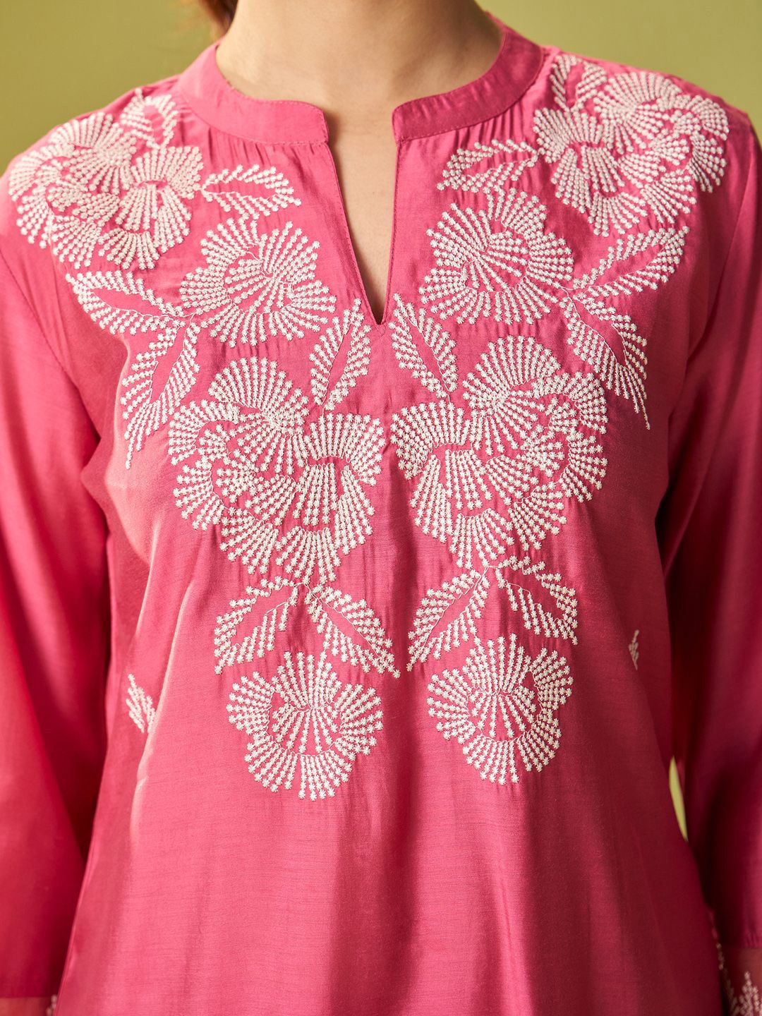 Dhiyona IE Women Floral Embroidered Kurta with Trousers & Dupatta