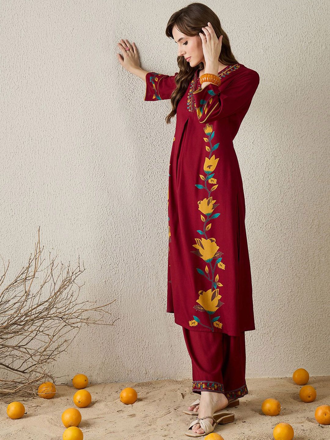 Dhiyona IE Floral Printed V-Neck Top With Trousers Co-Ords