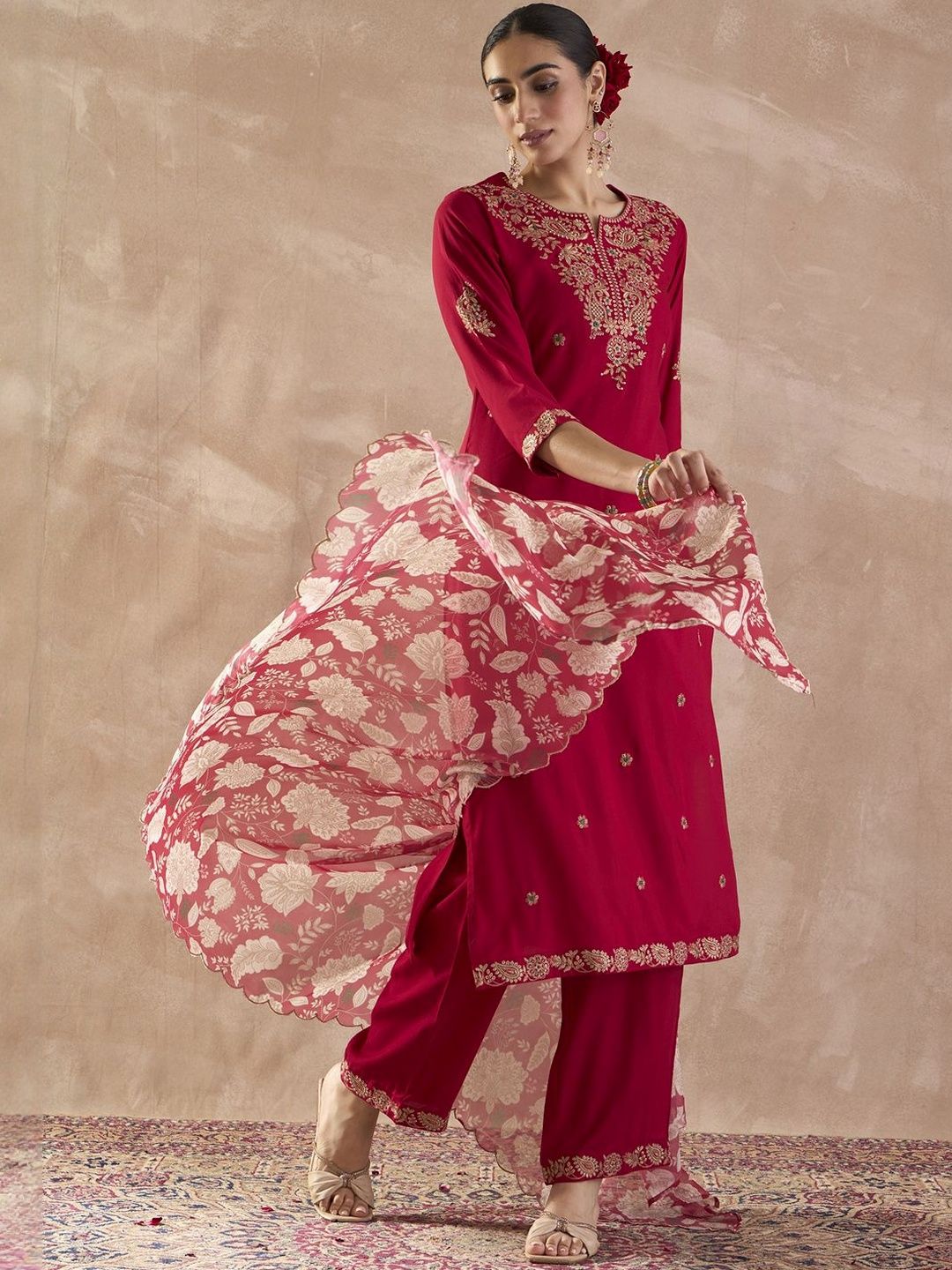 Ethnic Motifs Embroidered Thread Work Straight Kurta With Trousers & Dupatta