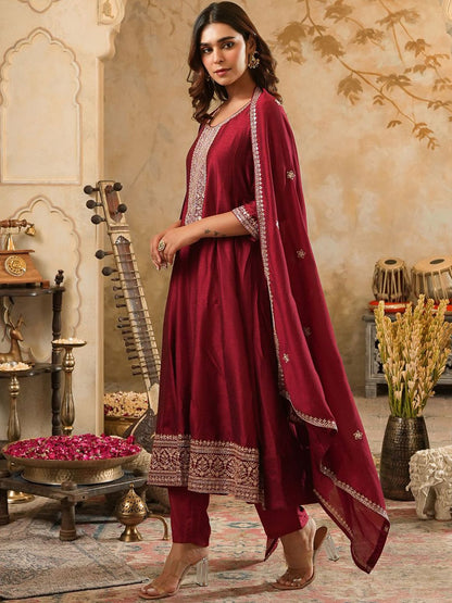 Floral Yoke Design Round Neck Zari Anarkali Kurta & Trousers With Dupatta