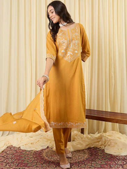 Women Ethnic Motifs Embroidered Regular Thread Work Pure Cotton Kurta with Trousers & With Dupatta