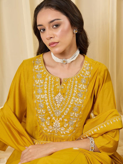 Women Ethnic Motifs Embroidered Empire Thread Work Kurta with Trousers & With Dupatta