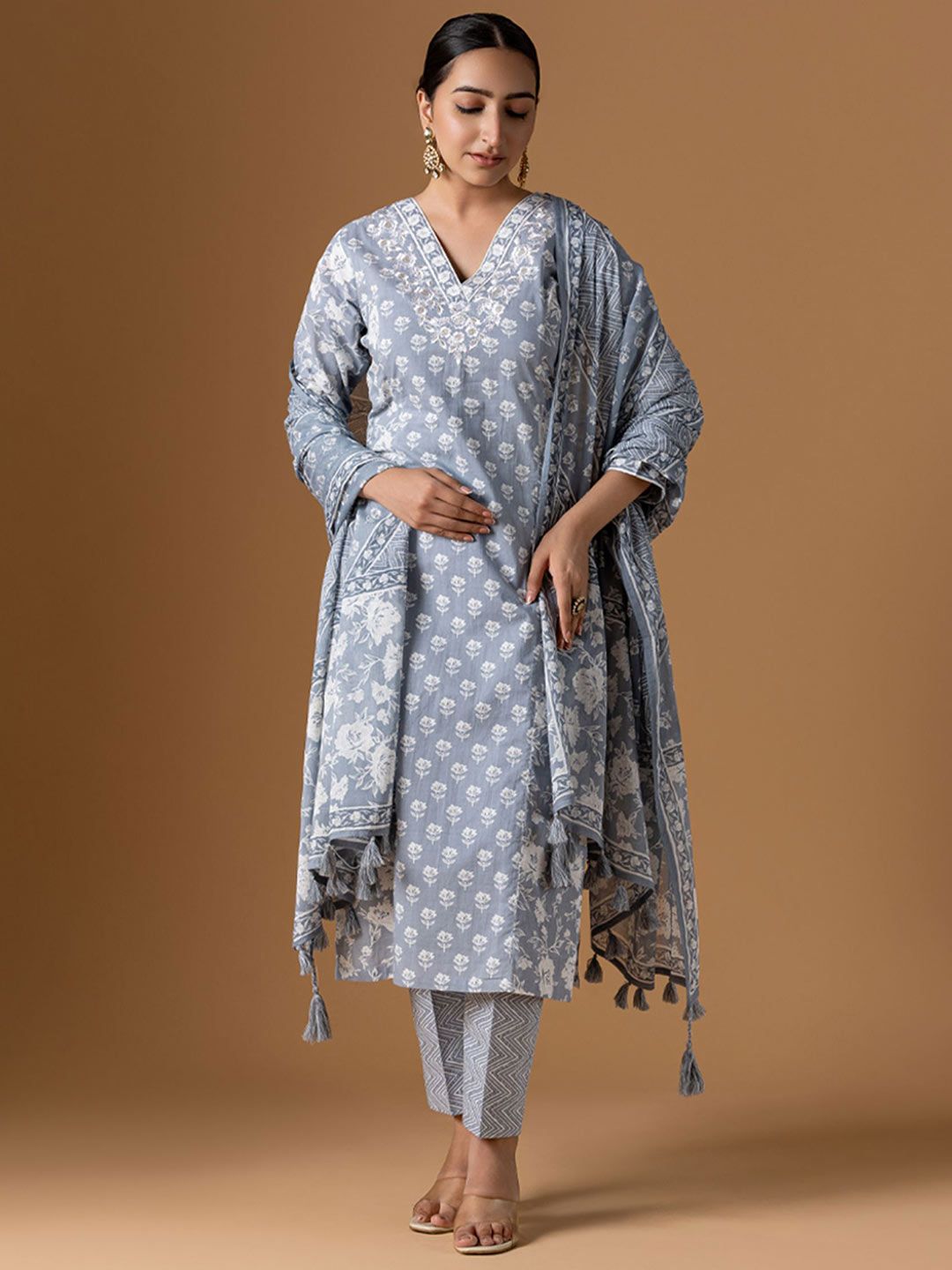 Dhiyona WP Women Floral Printed Cotton Kurta with Trousers & Dupatta