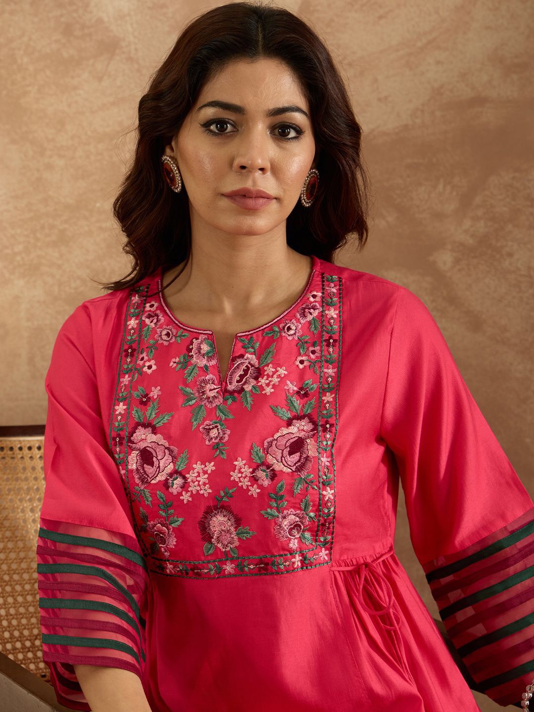 Dhiyona IE Women Floral Embroidered Empire Thread Work Liva Kurta with Trousers