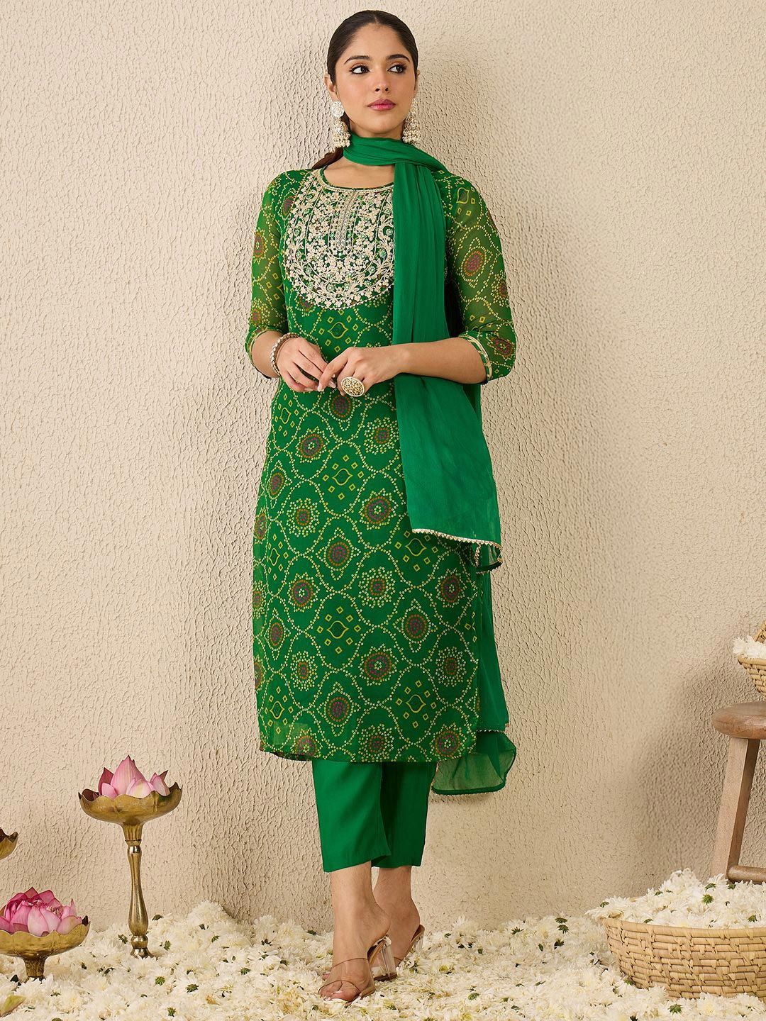Dhiyona IE Women's Bandhani Printed Thread Work Straight Kurta With Trousers & Dupatta