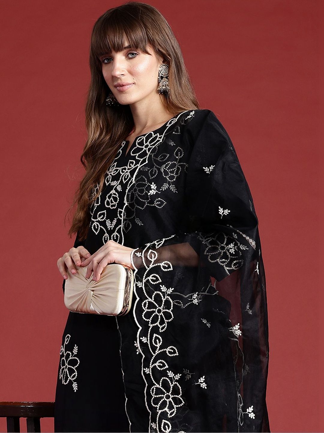 Women Floral Embroidered Regular Thread Work Kurta with Trousers & With Dupatta