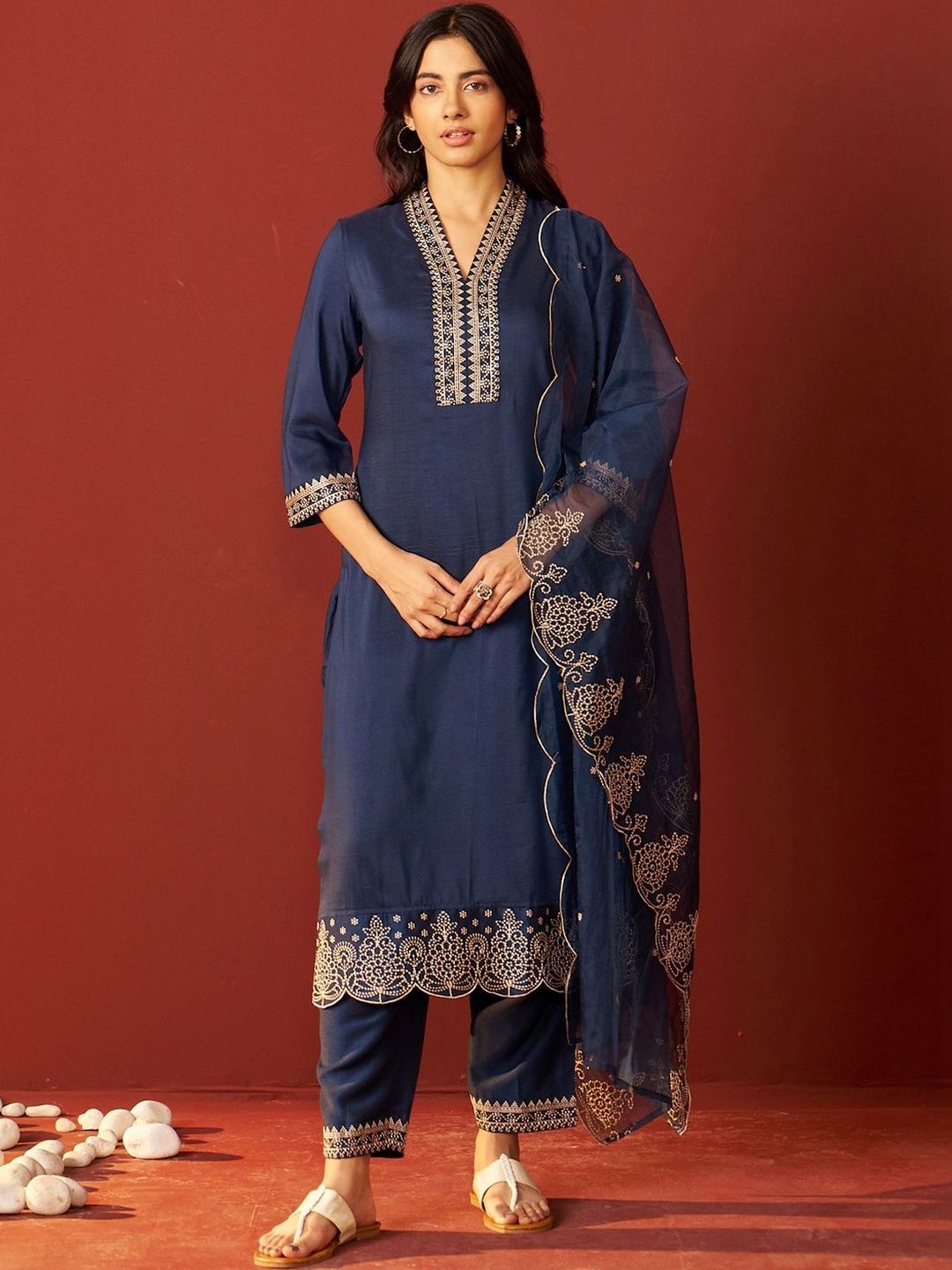 Women Ethnic Motifs Embroidered Regular Thread Work Kurta with Trousers & With Dupatta