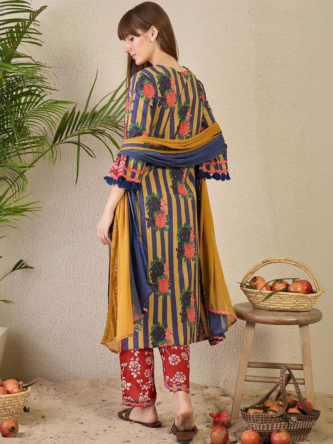 Women Floral Printed Regular Pure Cotton Kurta with Trousers & With Dupatta