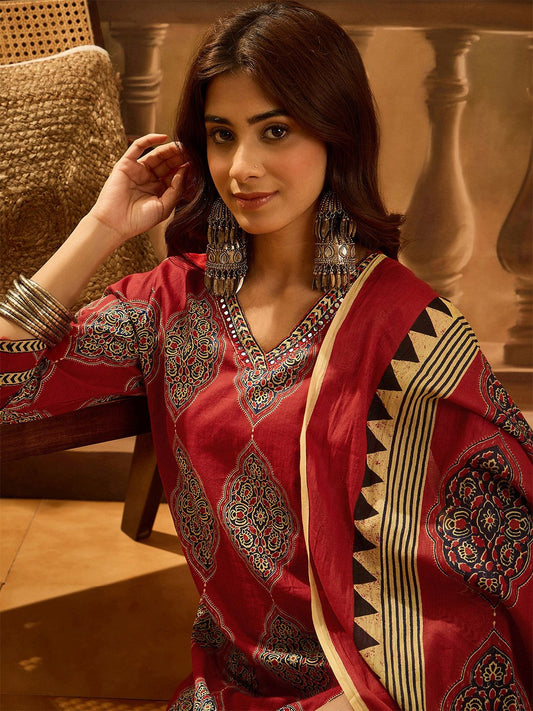 Dhiyona SN Women's Floral Printed V-Neck Sequinned Cotton Straight Kurta With Trouser & Dupatta