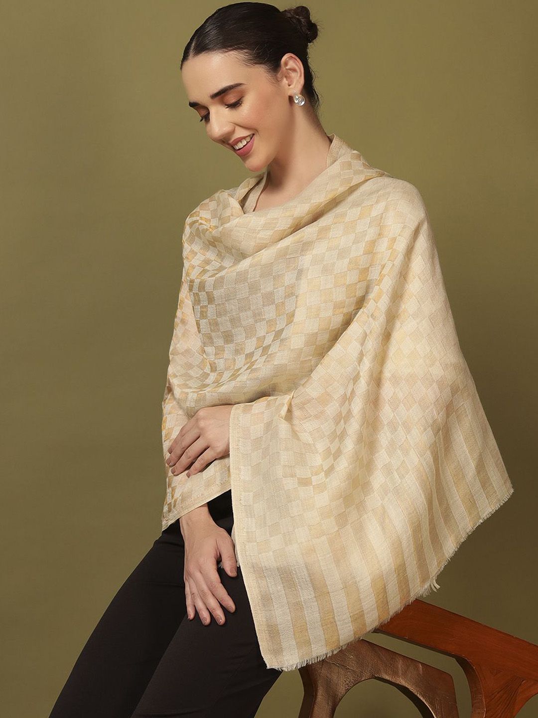 Dhiyona PA Ruhzar Checked Woven Design Reversible Pashmina Woolen Shawl