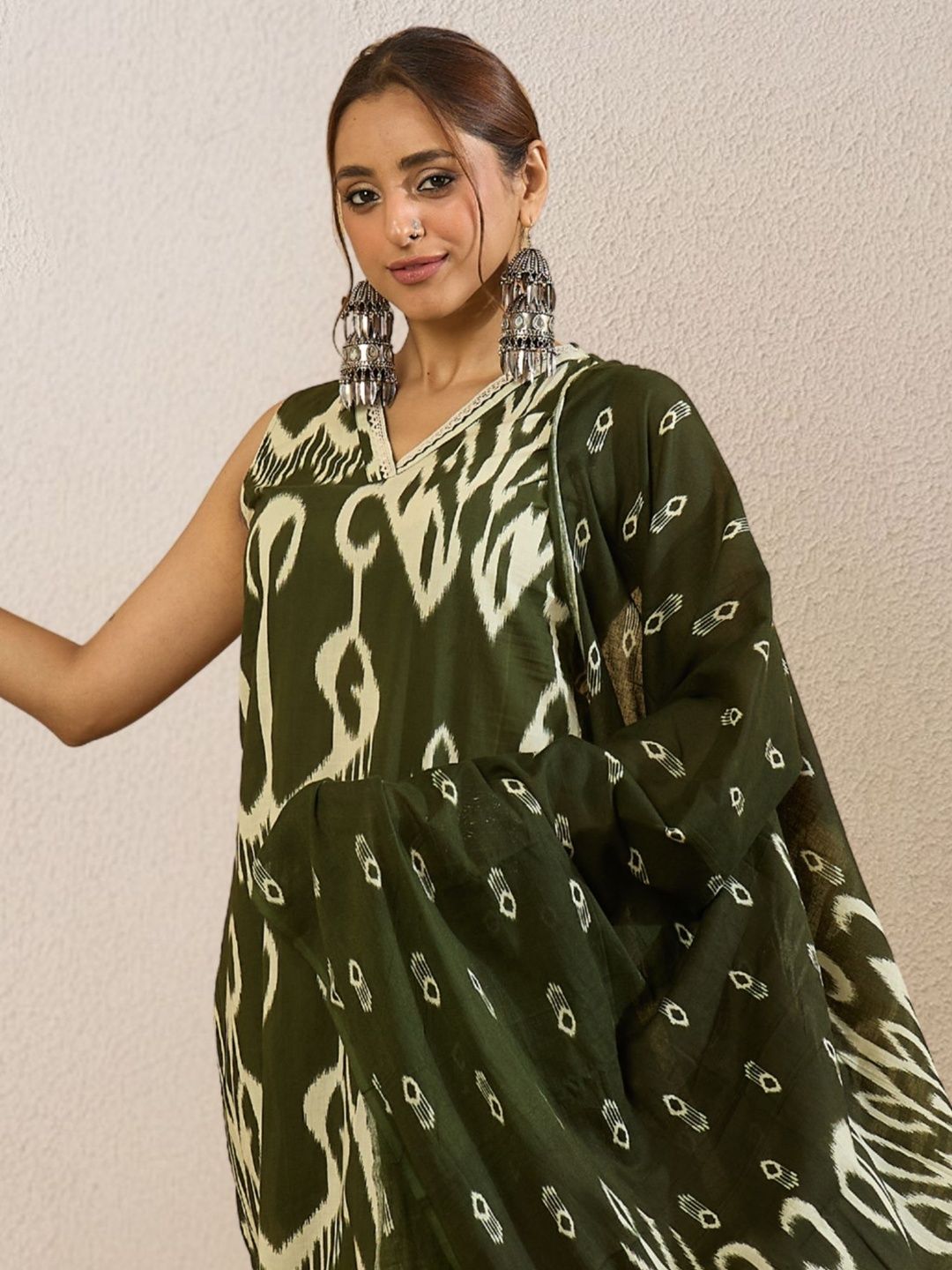 Dhiyona IE Women Ethnic Motifs Printed Regular Pure Cotton Kurta with Trousers & With Dupatta