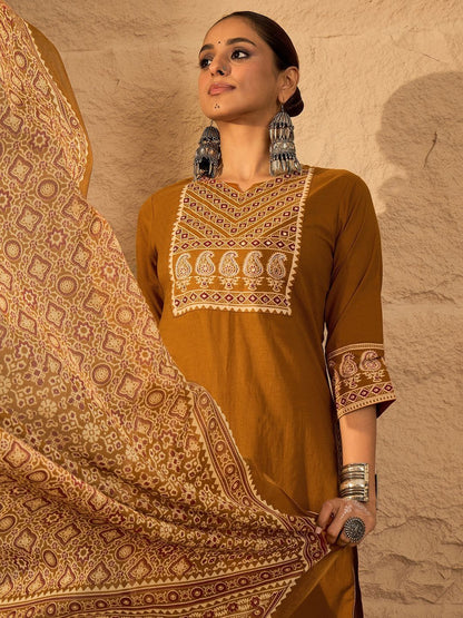 Floral Embroidered Mirror Work Pure Cotton Kurta With Trousers & Dupatta