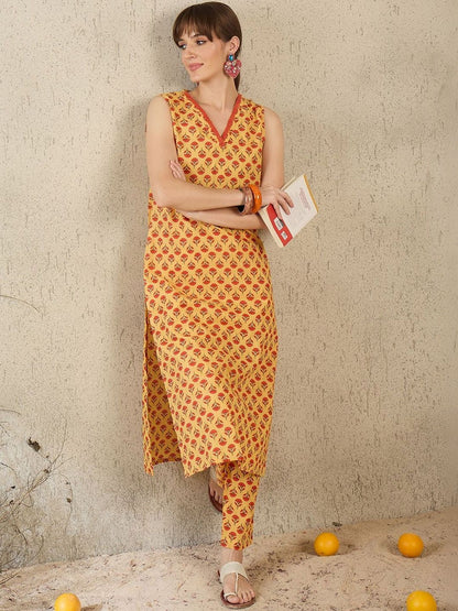 Women Floral Printed Regular Pure Cotton Kurta with Trousers