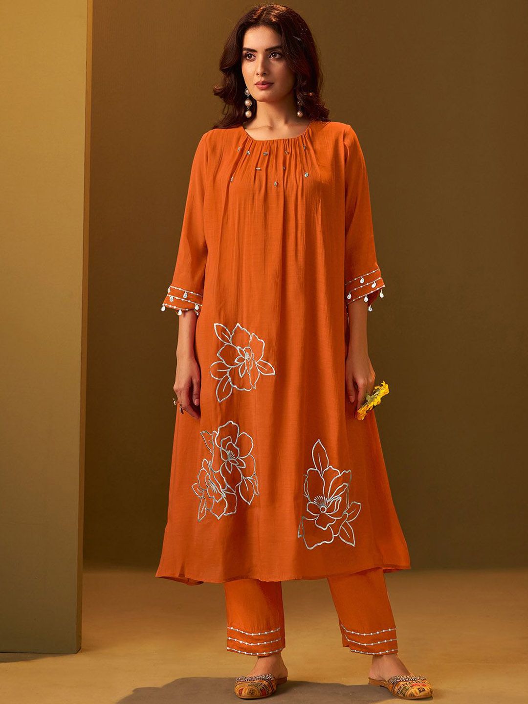 Dhiyona IE Women Floral Embroidered A-Line Co-Ord Set