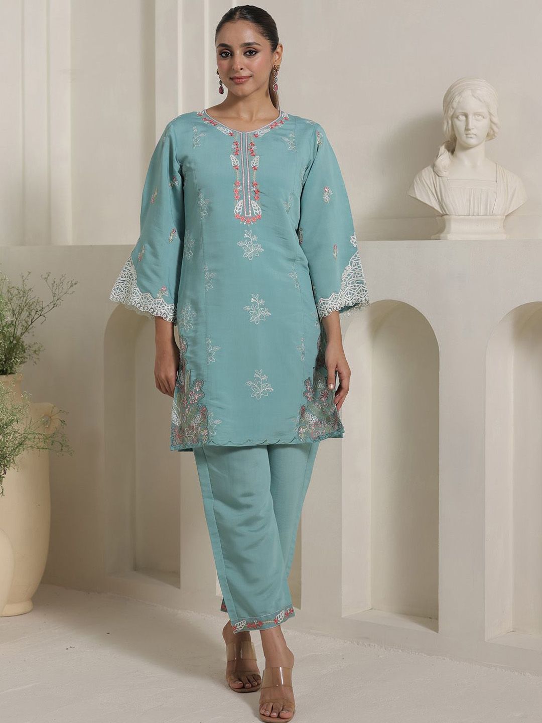 Dhiyona IE Women Embroidered Tunic & Trouser Co-Ord Set