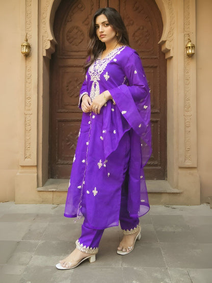 Dhiyona IE Women's Women Ethnic Motifs Embroidered Kurta with Trousers & Dupatta