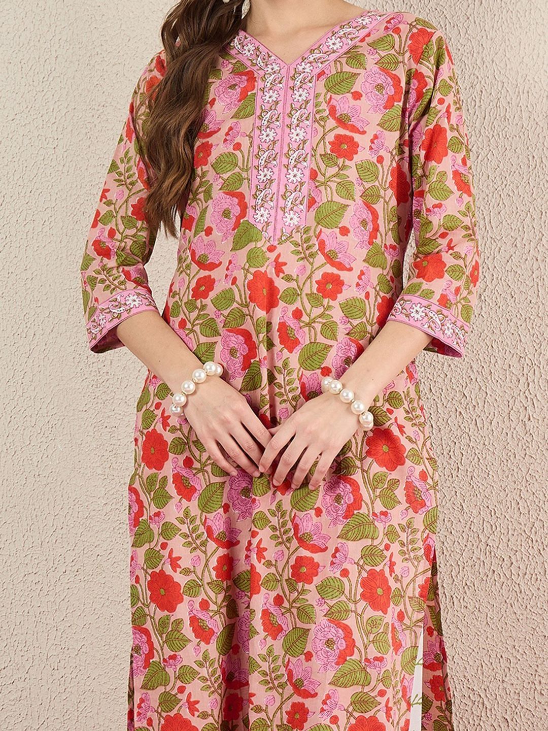 Women Floral Printed Regular Thread Work Pure Cotton Kurta with Patiala & With Dupatta