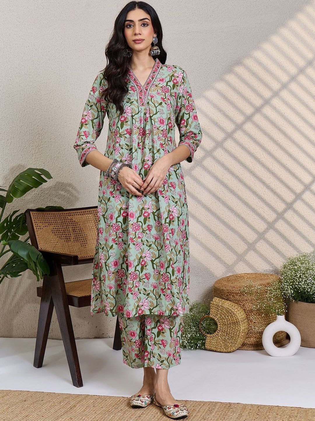 Women Floral Printed Regular Pure Cotton Kurta With Trousers
