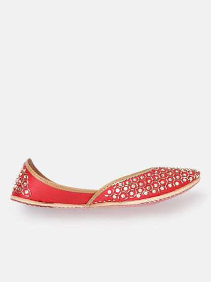 Dhiyona HOP Women Embellished Ethnic Mojaris Flats