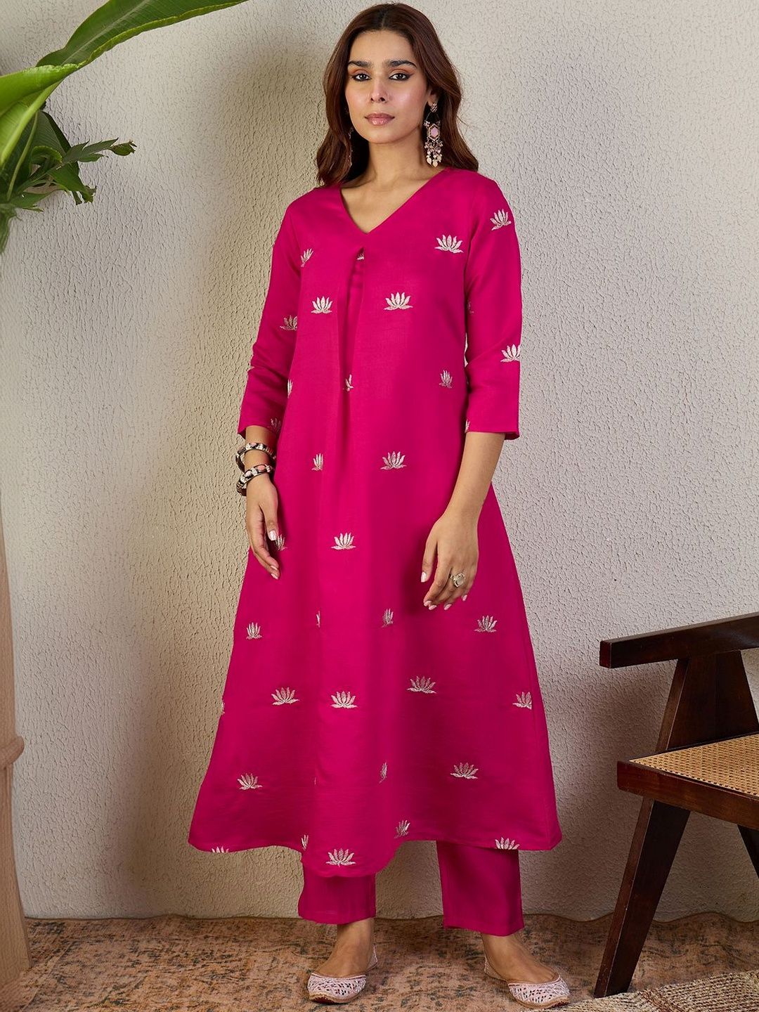 Dhiyona IE Embroidered V-Neck Top With Trousers Co-Ords