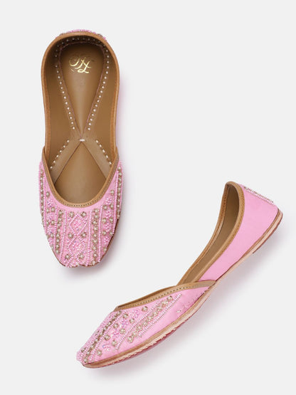 Dhiyona HOP Women Embellished Ethnic Mojaris
