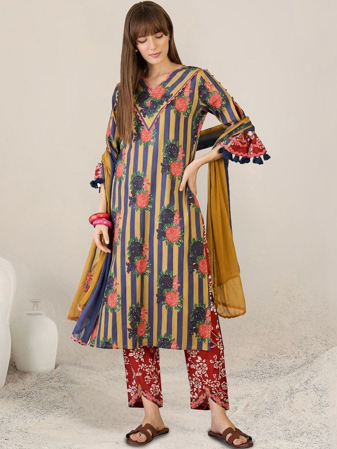 Dhiyona IE Women Floral Printed Regular Pure Cotton Kurta with Trousers & With Dupatta