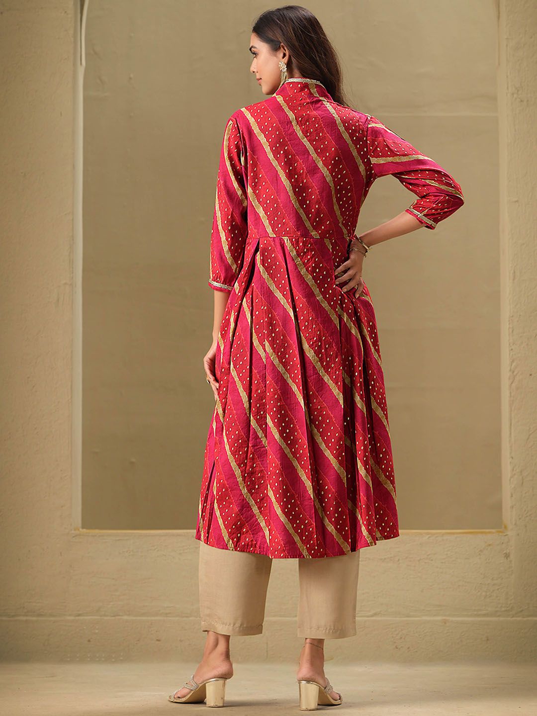 Dhiyona SN Women's Leheriya Printed A-Line Kurta & Trousers Set