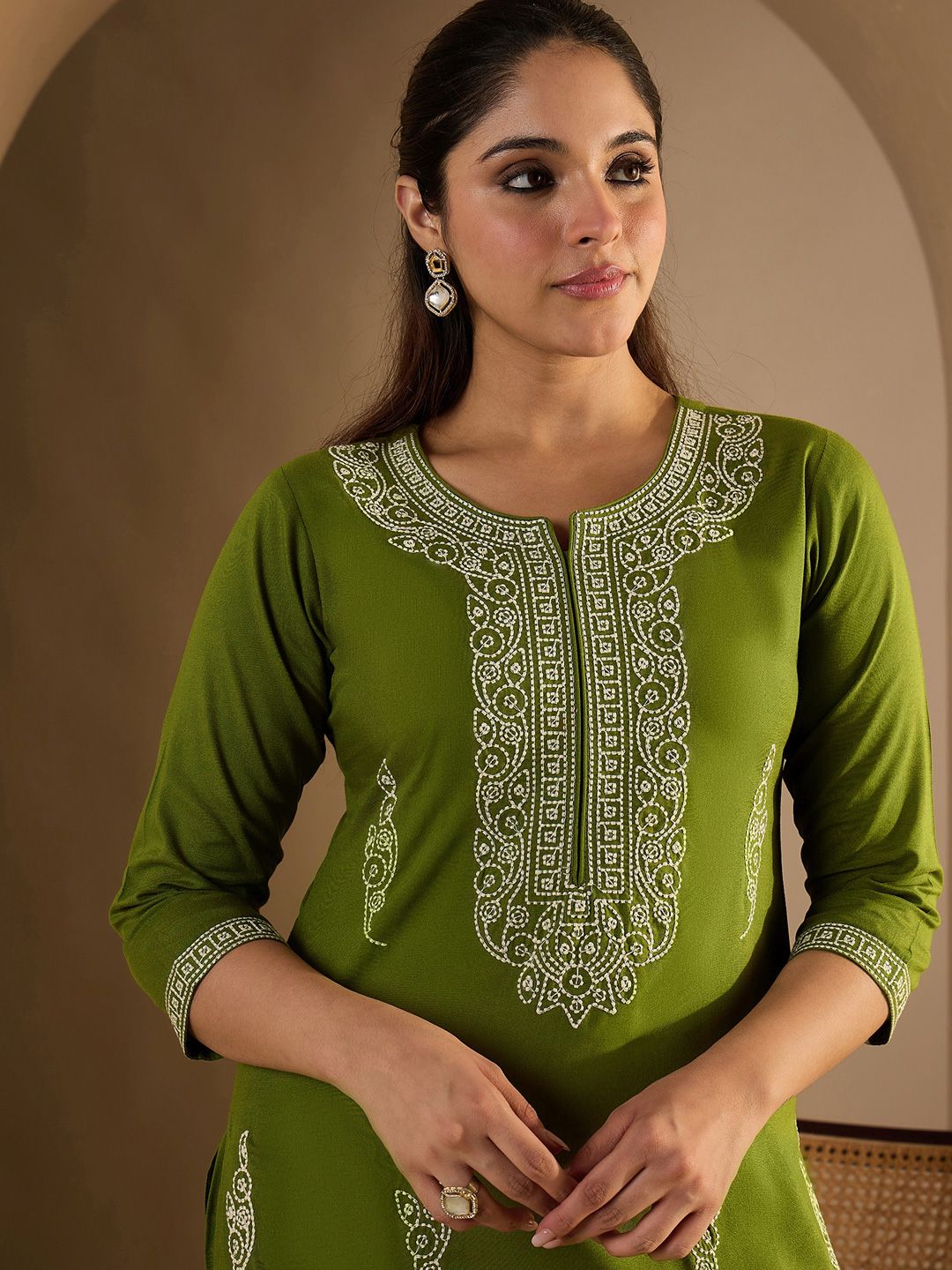 Dhiyona IE Women Embroidered Round Neck Straight Co-Ords Set