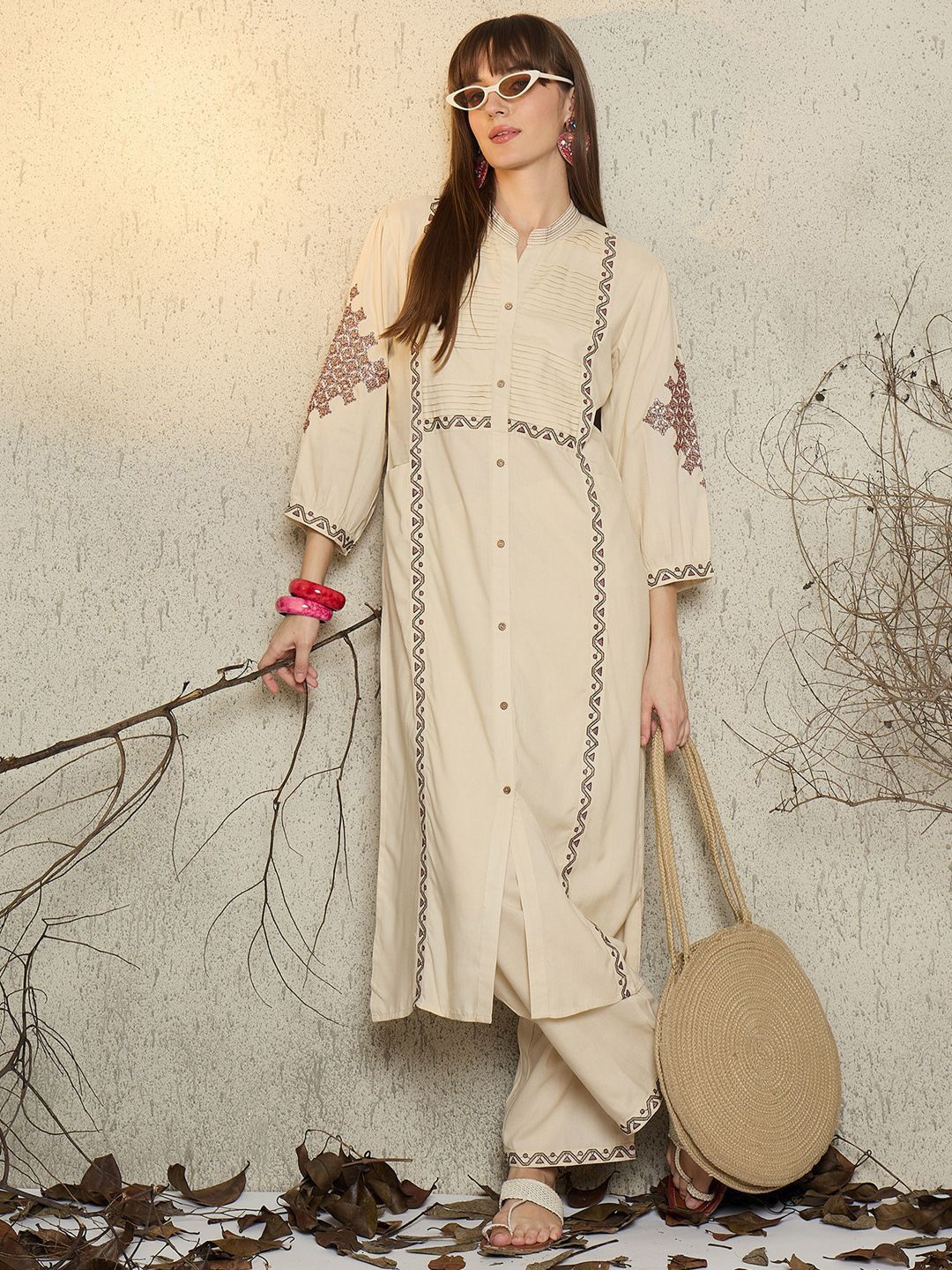 Dhiyona IE Women Embroidered Mandarin Collar Top and Trousers Co-Ords