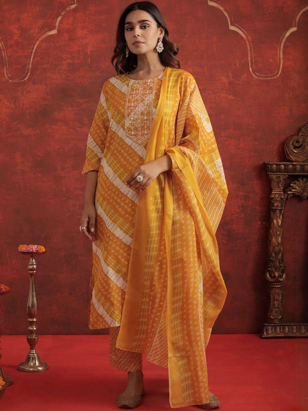 Women Printed Regular Thread Work Kurta with Trousers & With Dupatta