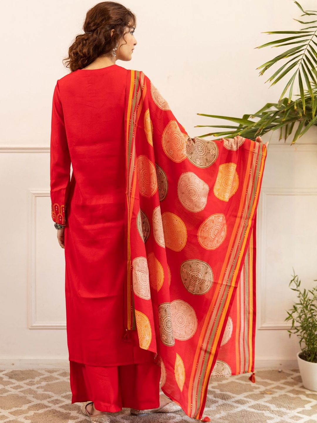 Ethnic Motifs Embroidered Thread Work Kurta With Palazzos & Dupatta