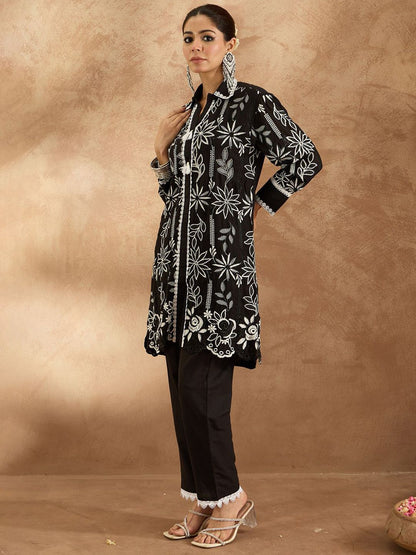 Dhiyona IE Women Floral Embroidered Regular Thread Work Pure Cotton Kurta with Trousers