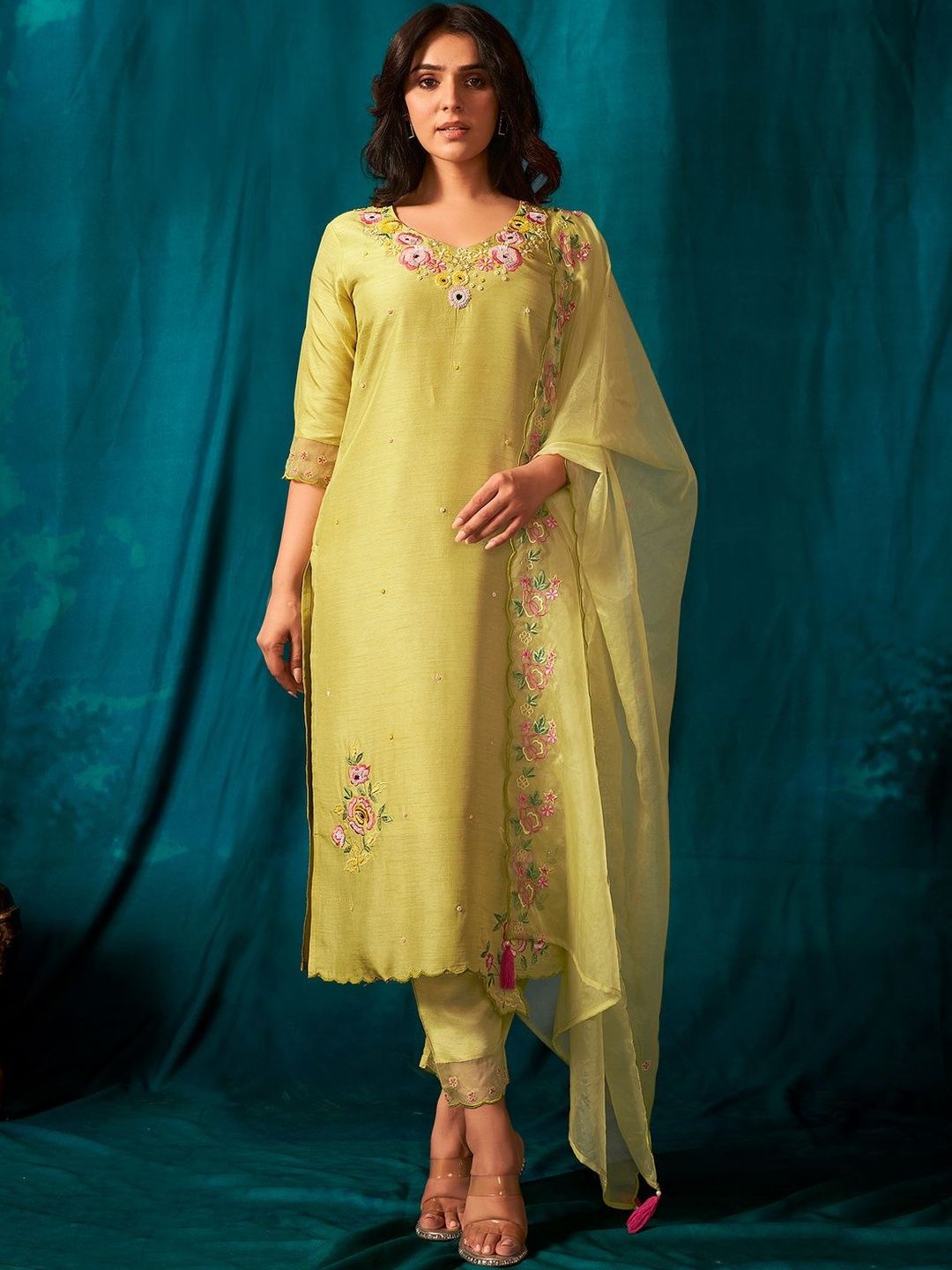 Dhiyona IE Women Floral Embroidered Kurta With Trousers & Dupatta Kurta Sets