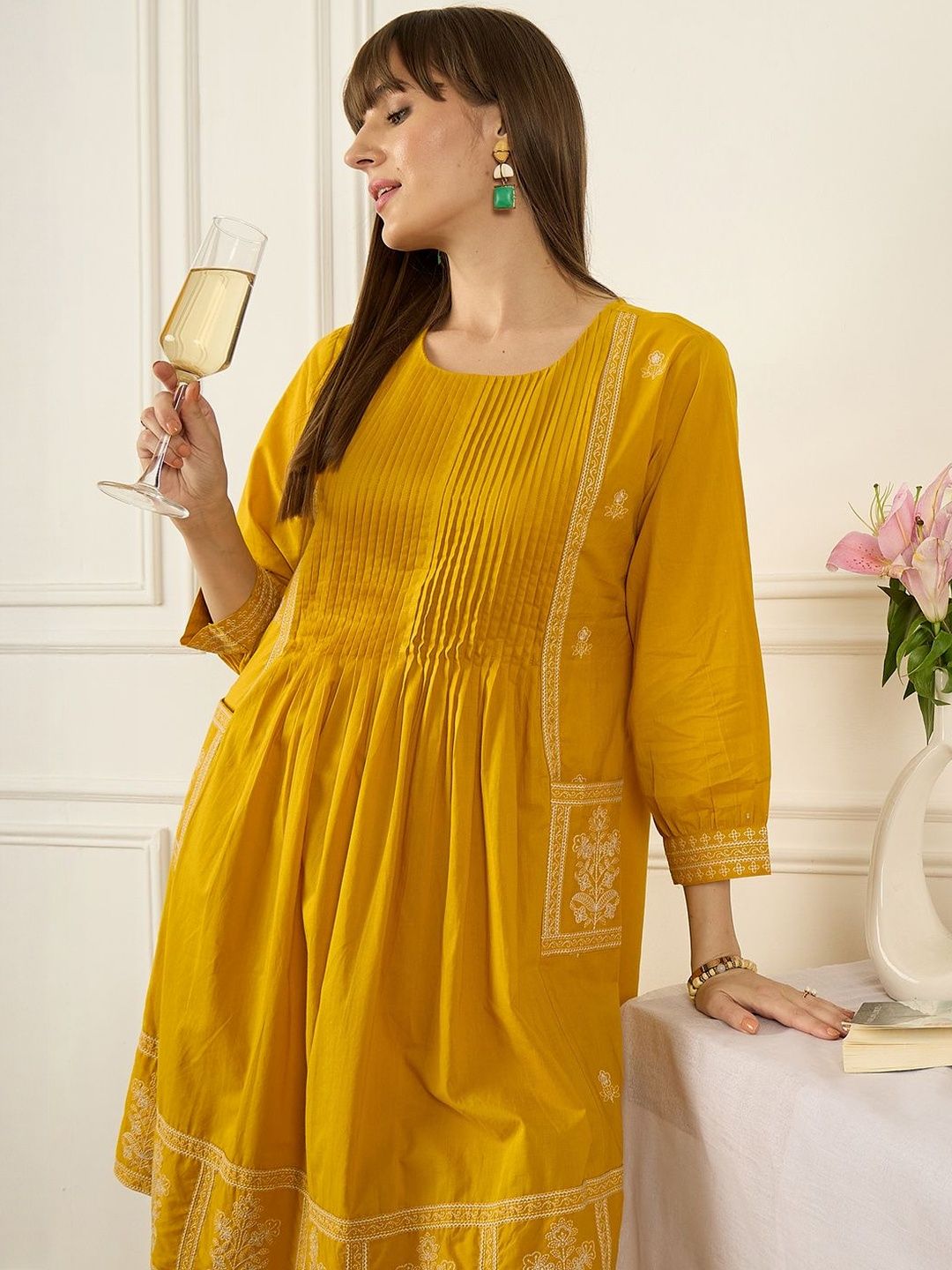 Embroidered Round Neck Thread Work Pure Cotton Kurta With Trousers