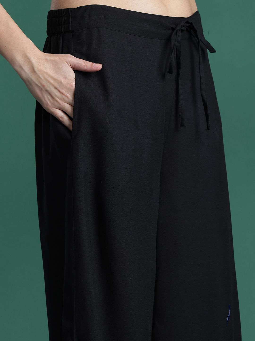 Dhiyona IE Printed Straight Tunic With Trousers Co-Ords