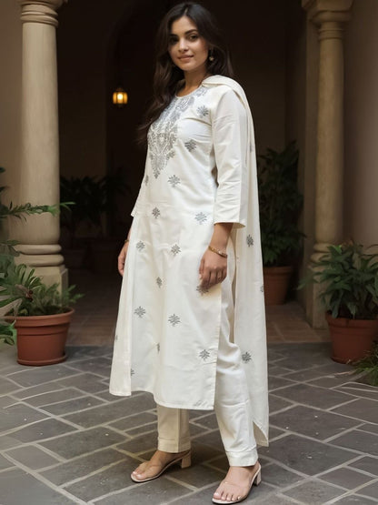 Floral Embroidered Thread Work Pure Cotton Kurta With Trousers & Dupatta