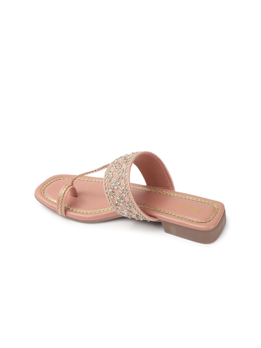 Dhiyona AK Women Embroidered One Toe Flats