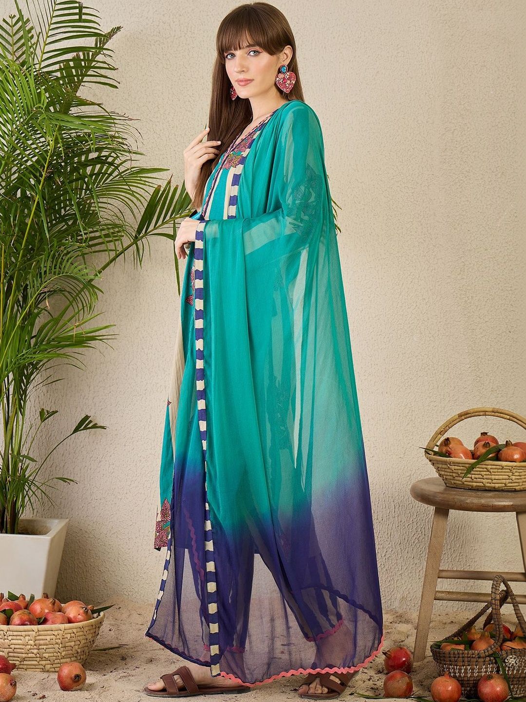 Women Floral Printed Regular Thread Work Pure Cotton Kurta with Trousers & With Dupatta