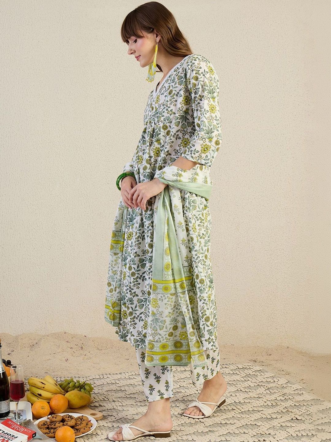 Women Floral Printed Regular Pure Cotton Kurta with Trousers & With Dupatta