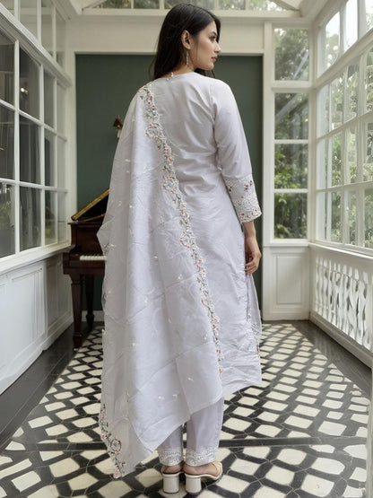Floral Embroidered Thread Work Pure Cotton Kurta With Trousers & Dupatta