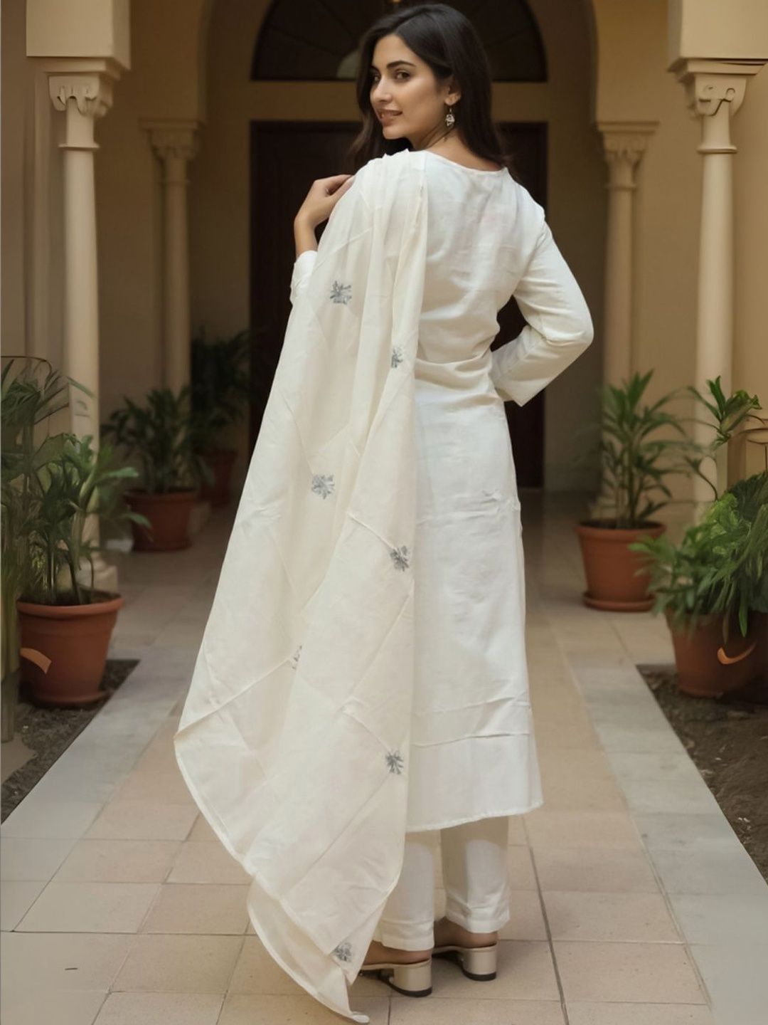 Women Ethnic Motifs Embroidered Regular Thread Work Pure Cotton Kurta with Trousers & With Dupatta