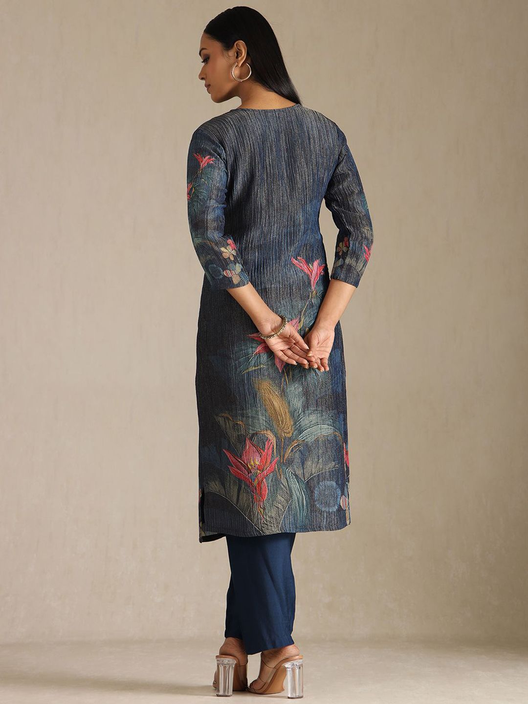 Dhiyona SO Women's Women Floral Printed Beads and Stones Kurta with Trousers