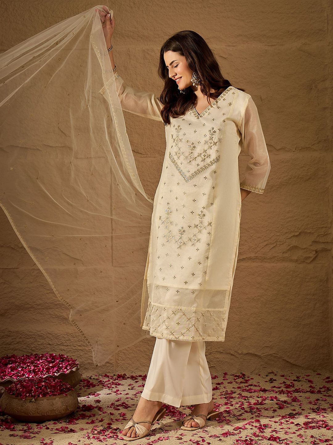 Dhiyona PD Women Floral Embroidered V-Neck Chanderi Cotton Kurta & Trousers With Dupatta