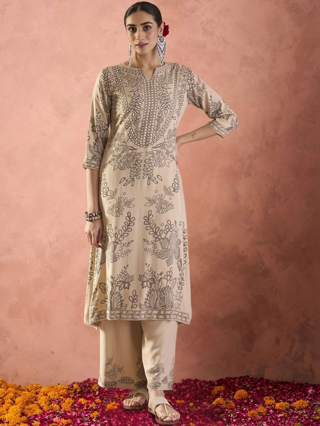 Women Ethnic Motifs Printed Regular Sequinned Kurta with Trousers