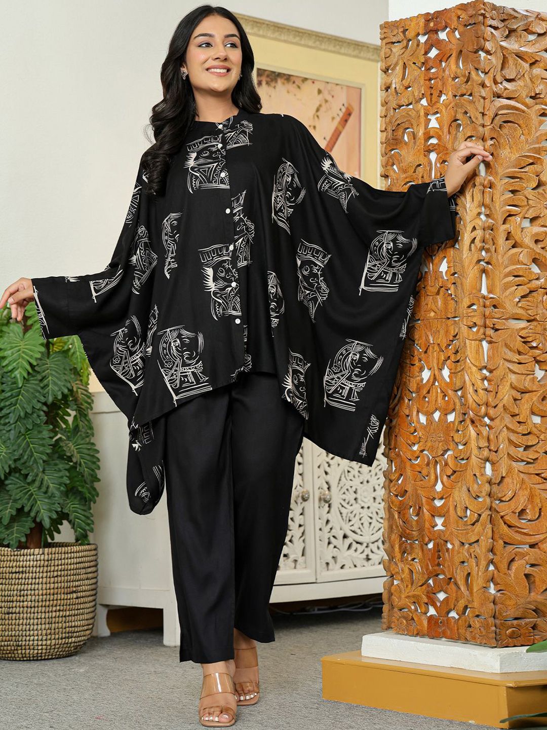 Women Printed Kaftan Kurta with Trousers