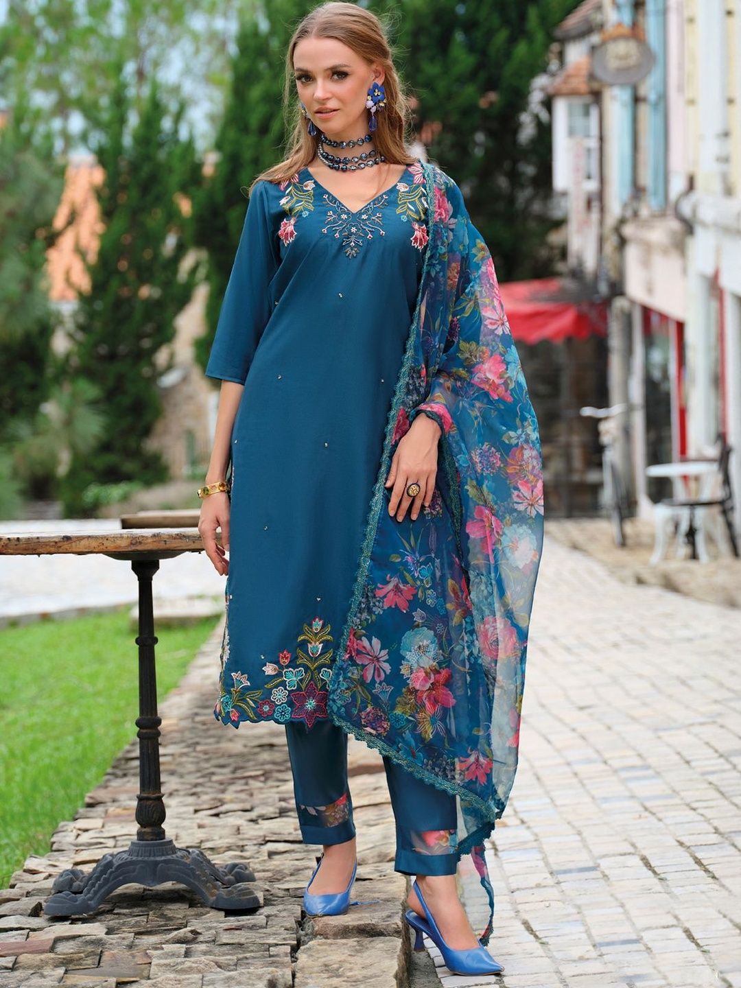 Women Floral Embroidered Kurta with Trousers & Dupatta