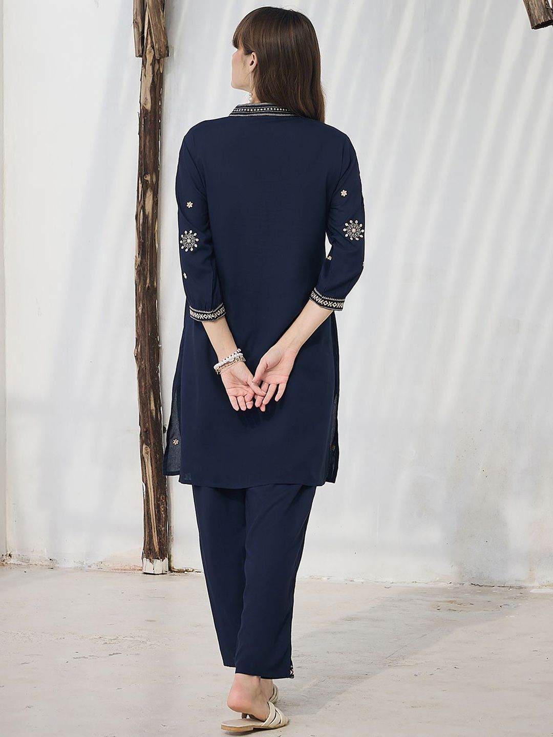 Ethnic Motifs Embroidered Thread Work Kurta With Trousers