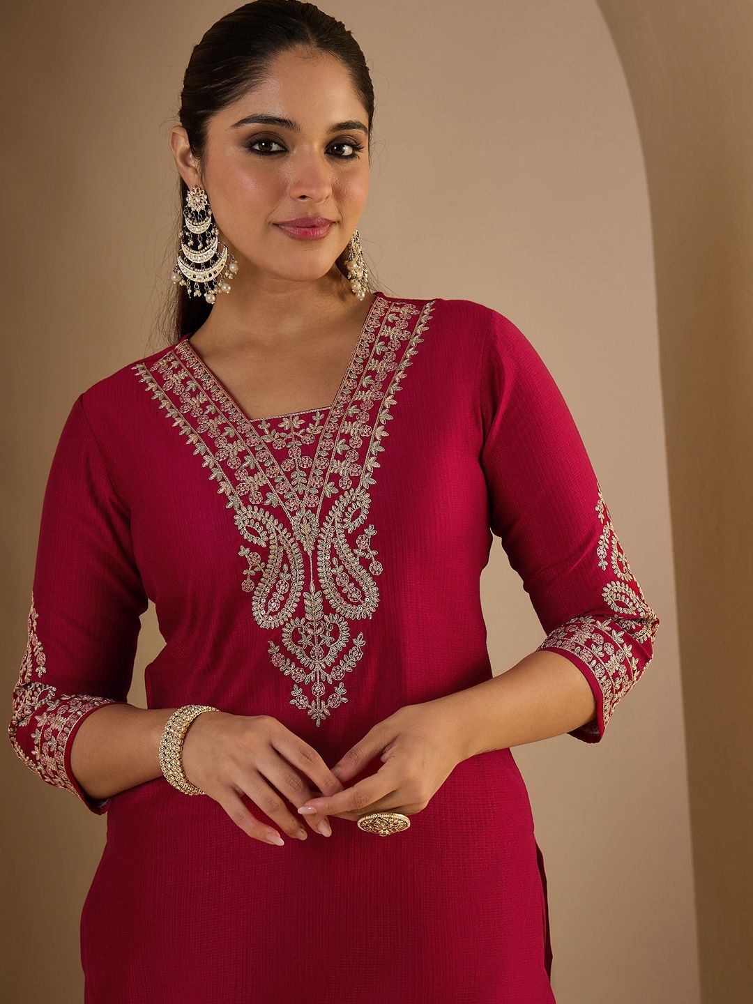 Dhiyona IE Women's Women Ethnic Motifs Embroidered Regular Liva Straight Kurta with Trousers